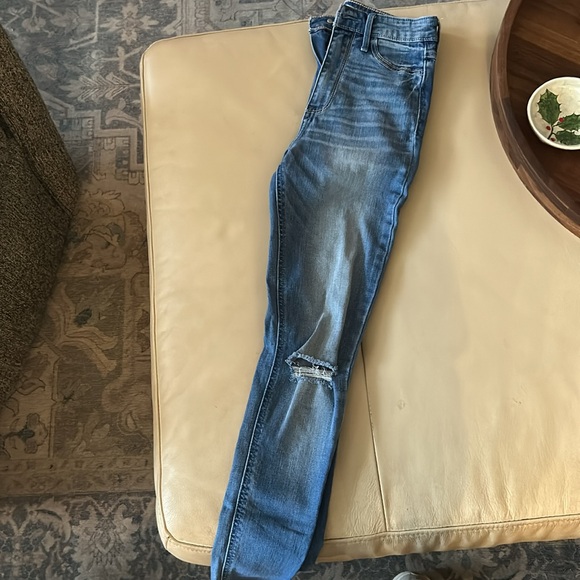 Hollister jeans - Picture 2 of 3